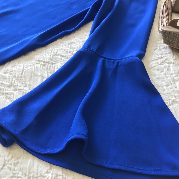 Vince Camuto Bell-Sleeve Blouse - Picture 5 of 6